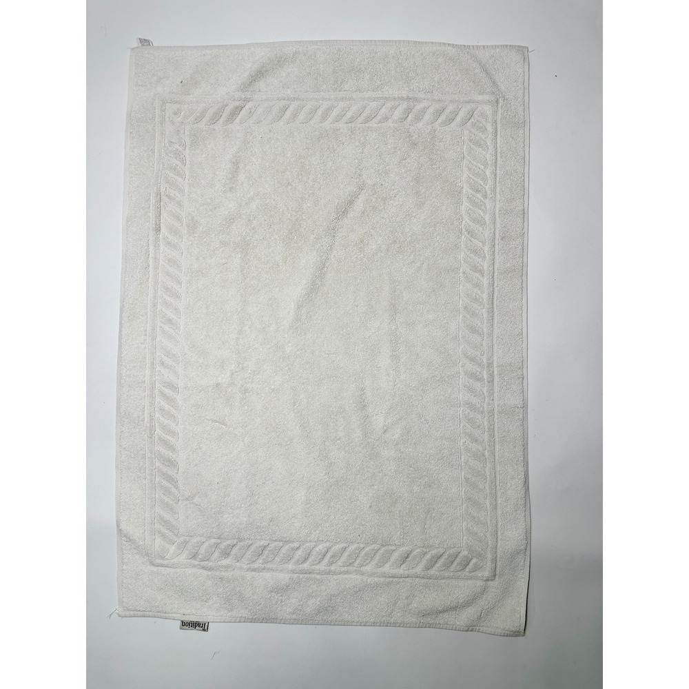 Vintage Castle by Dundee Tradition White Cotton Bath Towel Made in USA 26x36